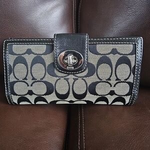 COACH Signature Canvas Turnlock Wallet